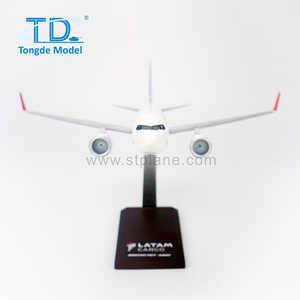 Modellino in Resina LATAM Boeing 767-300 1:200, 27cm, Personalizzabile, Certificato CE, Modello Decorativo in Scala - Product Image 3