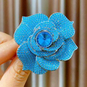 Accesorios de Traje de Lujo de Alta Gama para Banquetes, Broche con Aroma Delicado y Microincrustaciones de Camelia y Rosa para Bodas, Fiestas y Regalos - Product Image 3