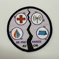 Fabricant vente en gros personnalisé pleine broderie chapeau insigne coupe à la main fer sur le support patch pour tissu