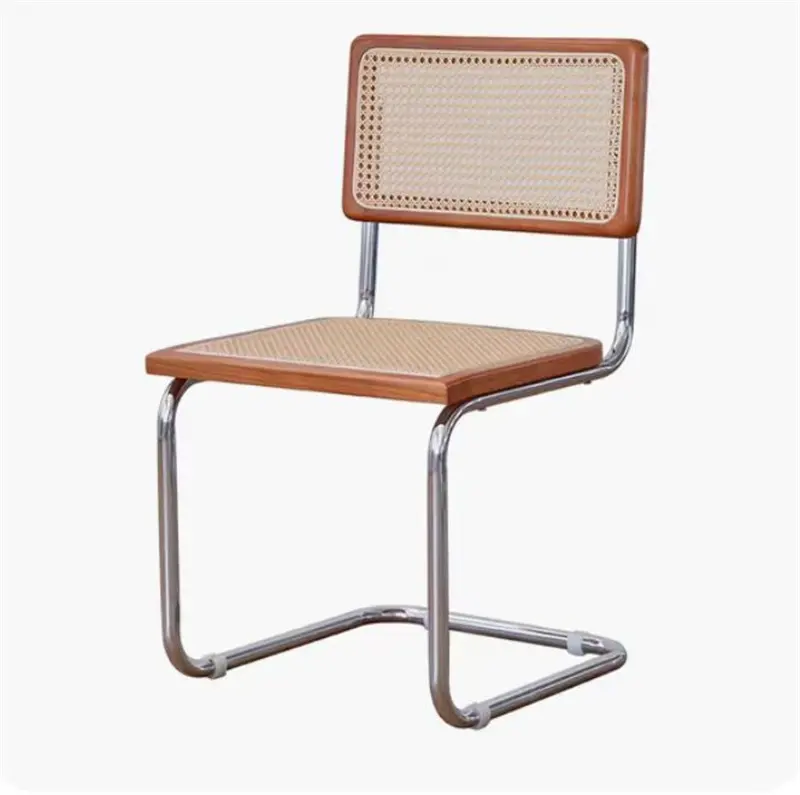 Kursi rotan tenun modern desain Nordic kursi anyaman kayu Solid kursi rotan untuk kedai kopi fasilitas santai