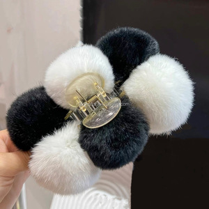 Commercio all'ingrosso di alta qualità ragazza carina pelliccia di coniglio pinze per capelli inverno autunno peluche accessori per la pesca all'aperto uso casuale - Product Image 5