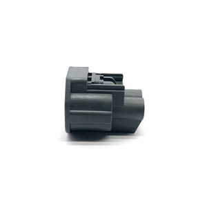Conector de Cableado Automotriz Hembra de 2 Pines, 6.3mm, Plástico Negro, IP20, para Uso en Automóviles - Product Image 3