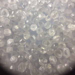 Diamant brut blanc HPHT cultivé en laboratoire, pierre brute non taillée pour la fabrication de bijoux et les applications en gemmologie - Product Image 2