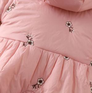 Nouveaux vêtements d'hiver pour bébé 2024, combinaisons épaisses brossées pour nouveau-nés, combinaisons mignonnes et douces à fleurs brodées pour bébés filles, ensembles de combinaisons pour bébés - Product Image 3