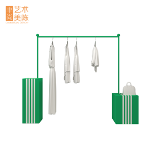 Expositor de Ropa Desmontable Ecológico Personalizable YuShang, de Acero Inoxidable Dorado con Fondo Verde y Rayas Blancas - Product Image 1