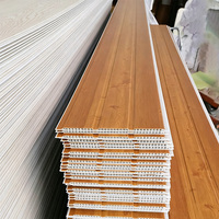 Panel de Techo Cuadrado de PVC de Alta Calidad con Diseño Moderno, Impermeable y Resistente al Moho para Uso en Interiores