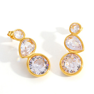 ต่างหูคริสตัลทรงหยดน้ำ ชุบทอง 18k ดีไซน์ทรงหยดน้ำรูปทรงเรขาคณิต สำหรับใส่ทุกวัน - Product Image 5