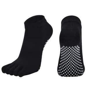 Hot sale multi color non-slip 5 toe yoga socks non slip women yoga socks low cut anti slip sport toe socks for men