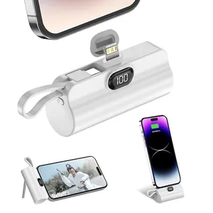 5000mAh Mini stand con cavo integrato di power bank con spina diritta portatile display digitale a LED banche di alimentazione