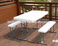 Ensemble table et chaises pliantes portables modernes en plastique à prix abordable avec structure en acier pour usage extérieur, cour et parc