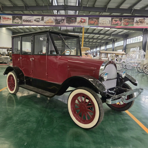 Coche Eléctrico Retro Rojo Clásico para Turismo, Neumáticos Blancos, Techo Negro, 5 Pasajeros, Color Personalizado para Exhibición y Colección - Product Image 1