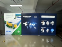 Mur d'affichage portable en aluminium sur mesure avec éclairage LED et comptoir d'accueil pour stand d'exposition