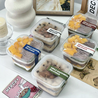 Conteneur alimentaire en plastique jetable transparent carré pour pâtisserie, tiramisu, dessert et salade