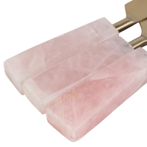 Set di utensili per formaggio con manici in quarzo rosa e lame in ottone per servire e preparare. - Product Image 6