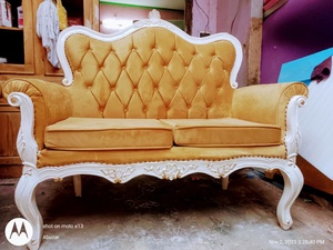 Juego de Sofás de Terciopelo Color Mostaza Hechos a Mano, Estilo Europeo, Muebles Antiguos de Lujo Premium, Marco de Madera Tallado Ornamentado, Diseño Real - Product Image 3