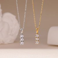 Collier pendentif en acier inoxydable plaqué or 18 carats avec trois pierres CZ, bijoux minimalistes pour femmes, logo personnalisé disponible en gros