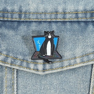 Pin Esmaltado Personalizado de Gato con Pantalla Azul para Laptop, Broche Divertido de Animal, Joyería de Moda, Insignia para Ingeniero de Software - Product Image 2
