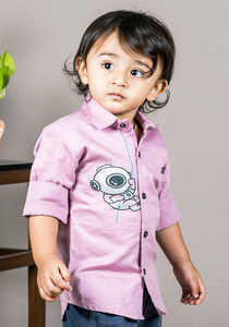 Camisa de algodón rosa para niños pequeños con estampado de astronauta, manga larga, informal, con botones, camisa elegante para niños pequeños - Product Image 3