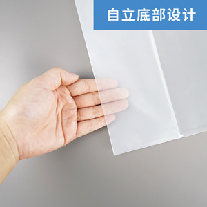 Hefty Jumbo Carry Bag 20-Gal Storage Solutions Sealable Plastic Tote Bag - Product Image 3