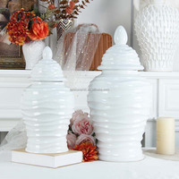 J309GA Ensemble de grands pots de gingembre en céramique pour décoration de sol, vase de luxe blanc et or pour cheminée de couloir d'hôtel
