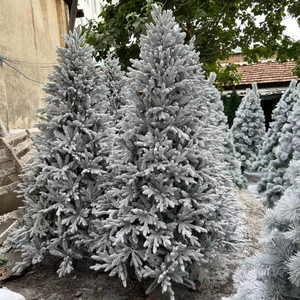 Arbres de Noël artificiels en PVC et PE de haute qualité de 6 pieds, 7 pieds, 7.5 pieds et 10 pieds Edelweiss à prix d'usine. - Product Image 2