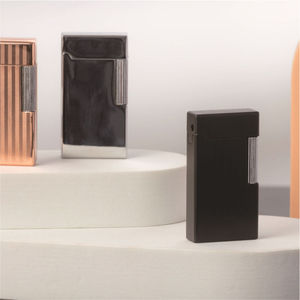 Briquet électronique classique à sonore clac, coupe-vent et rechargeable, cadeau idéal pour homme avec finition métallique élégante - Product Image 2
