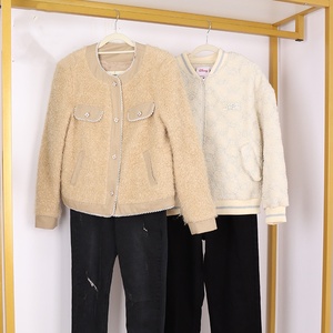 Abbigliamento Esterno Femminile di Seconda Mano in Stock, Ben Lavato e Selezionato, Taglie e Stili Misti per <span class=keywords><strong>il</strong></span> Mercato di Esportazione Globale - Product Image 2