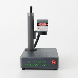 Fabrika yüksek kalite düşük fiyat taşınabilir lazer markalama makinesi MAX 20W küçük masaüstü lazer oyma makinesi