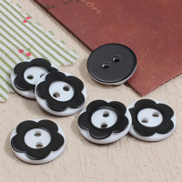 Kancing Resin Bulat dengan Desain Bunga Beragam Warna 2 Lubang 16L 18L 20L 24L 28L untuk Kemeja dan Sweater