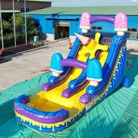 Toboggan aquatique gonflable avec piscine à jets d'eau, structure de saut et toboggan aquatique pour fêtes en extérieur, utilisable en mode humide ou sec