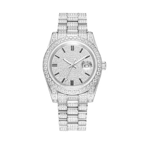 Montre pour homme de luxe à la mode avec boîtier en alliage, cristal de saphir, quartz, acier inoxydable, détails en diamant moissanite - Product Image 1