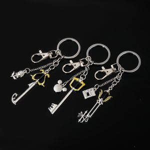 Jeu de gros <span class=keywords><strong>Kingdom</strong></span> <span class=keywords><strong>Hearts</strong></span> Sora Key Keyblade Arme Porte-clés Porte-clés pendentif en métal - Product Image 5