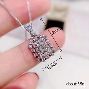 Collana con Ciondolo Quadrato Cavo per Donne, Catena Semplice e Trendy per Clavicola, Accessorio Leggero per Uso Quotidiano - Product Image 4
