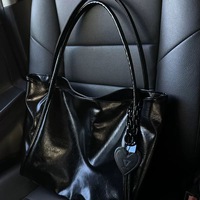 Tas Tote Dark Cupid 2025 dengan Gantungan Hati Kapasitas Besar Ultra-Ringan Tas Trendi