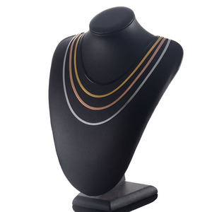 <span class=keywords><strong>Collana</strong></span> a Catena a Maglia a Spina di Pesce Placcata <span class=keywords><strong>Oro</strong></span> e Argento in Acciaio Inossidabile all'Ingrosso, <span class=keywords><strong>Collana</strong></span> a Catena <span class=keywords><strong>Piatta</strong></span> a Serpente per Uomo Gioielli da Collo - Product Image 2