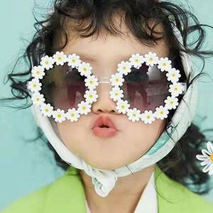 Lunettes de soleil rondes en acrylique à fleurs pour bébés filles et enfants – Vente en gros - Product Image 1