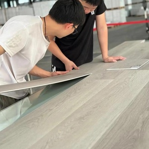 Plancher en vinyle rigide SPC imperméable et résistant à l'usure avec système de verrouillage par <span class=keywords><strong>clic</strong></span> pour usage hospitalier - Product Image 3