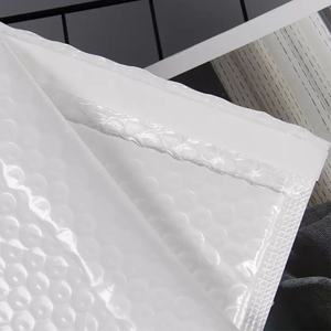 Túi Gửi Thư Bong Bóng Màu Trắng Tùy Chỉnh Có Logo Phong Bì Có Đệm Chống Thấm Nước Kèm Túi Vận Chuyển Tự Niêm Phong - Product Image 3