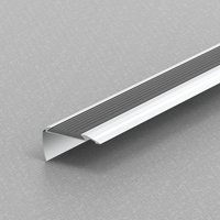 Couvre le nez d'escalier droit en aluminium Meilleur prix Marchepied d'escalier antidérapant en céramique d'aluminium