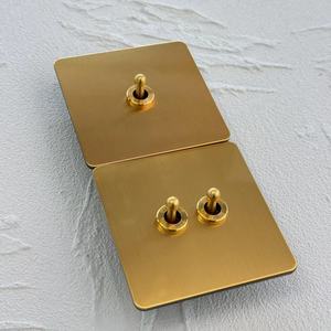 Interruptor de palanca doble de pared Brush Gold, universal 86, de acero inoxidable, europeo, multifunción, 146, 13A, tipo C, 250V, 2 vías - Product Image 1