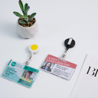 Porte-badge d'identification rigide horizontal en plastique transparent super durable avec fente latérale pour cartes, lanières incluses, vente en gros usine