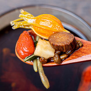 Leber pflegende Pyramiden-Teebeutel 12 kostbare Kräuter mischung Leber gesundheits tee Traditionelle chinesische Kräuter formel Detox-Teebeutel - Product Image 4