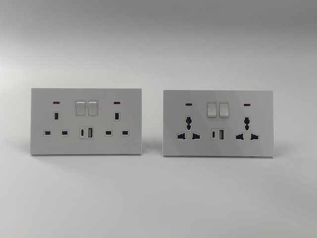Manufacturer Price Home Hotel Modern Design Well Known UK Standard Grey Double Switched Universal Sockets with USB+Type C