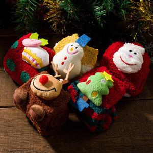 Chaussettes de Noël amusantes et assorties pour maman et bébé, chaussettes douces et chaudes en coton pour femme, chaussettes mignonnes avec Père Noël et rennes - Product Image 4