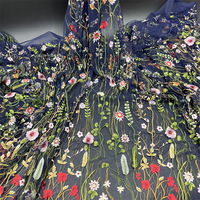 Tissu en maille brodée de fleurs aquatiques colorées et denses, largeur 140 cm, tissu en dentelle de tulle 3D pour robe d'enfant, jupe pour femme