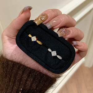 Bague en argent pur S925, diamant carré brossé, style rétro, exquis, niche, luxe léger, pierre taillée - Product Image 1