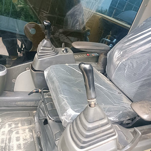 รถขุดขนาดใหญ่ CAT 324D น้ำหนัก 24 ตัน พร้อมบุ้งกี๋ขุดขนาด 1.2 ลูกบาศก์เมตร รถขุดตีนตะขาบมือสอง - Product Image 5