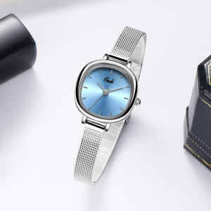 Montre pour femme à bracelet en maille coréenne au design minimaliste, de haute valeur esthétique, étanche, à quartz, compacte et - Product Image 2