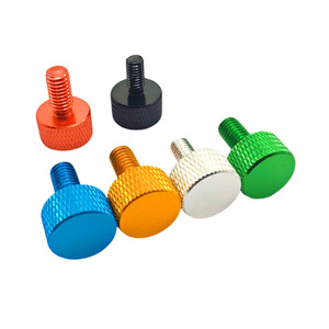 Tornillos de mano de malla de aleación de aluminio de <span class=keywords><strong>color</strong></span> M3M4M5M6 para gabinete de caja de ordenador Ajuste de rosca gruesa moleteada - Product Image 1