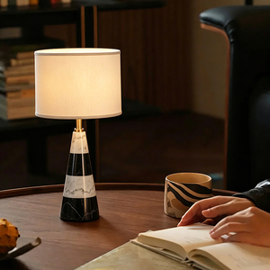Lámpara de Escritorio LED Moderna de Tela de Cobre Personalizada, Diseño Decorativo, Luz de Lectura para Dormitorio, Lámpara de Mesa de Lujo Nórdica - Product Image 1